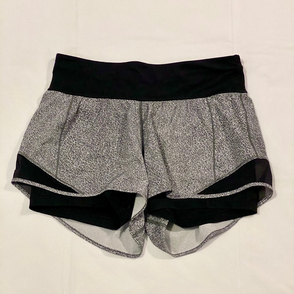 Lululemon Hottie Hot Short *Naked 4”